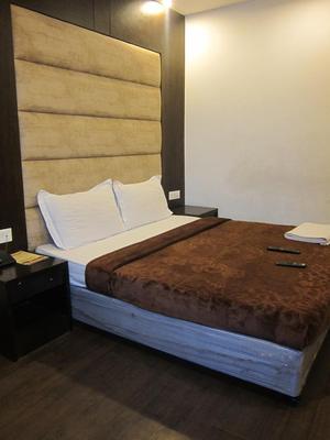 Hotel Benz International